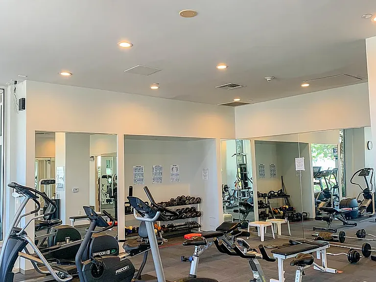 525 E Seaside Way — Photo 7