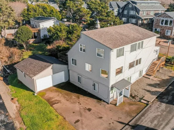 529-531 537th St SW #32, Lincoln City, OR 97367