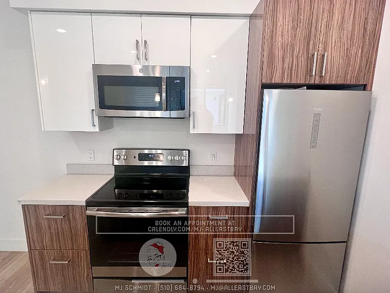 3253 Ettie St #4 — Photo 4