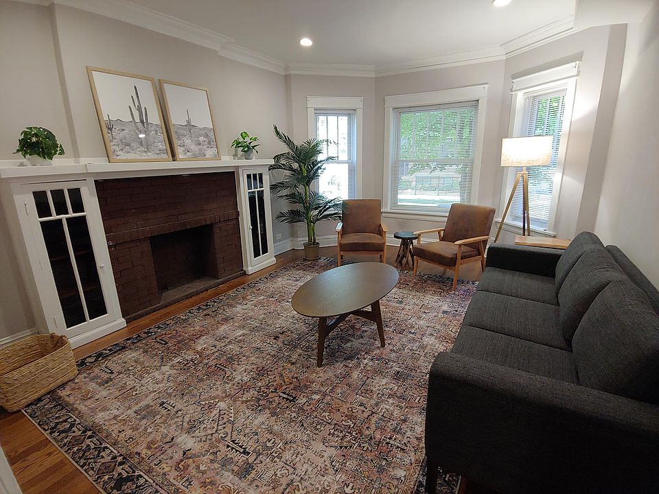 1st image of 3812 N Kenmore Ave #1