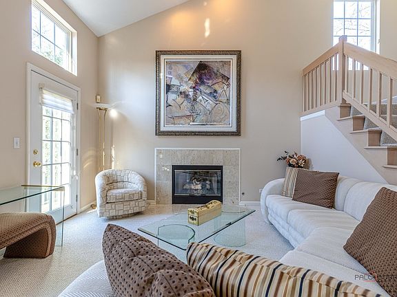 4th image of 20 Ashford Ct