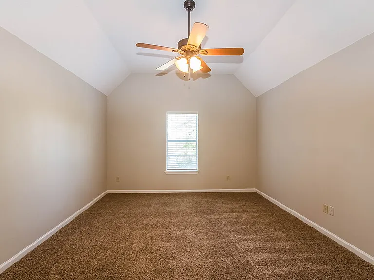 1812 Black Bear Cir E — Photo 8