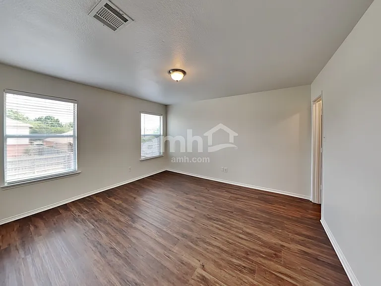 2014 Kingsbridge Dr — Photo 18