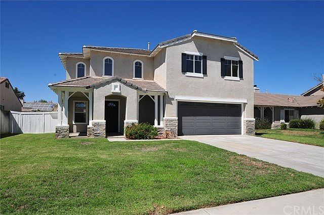 1st image of 670 Poinsettia Pl