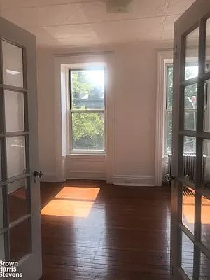 1st image of 484 Henry St #2