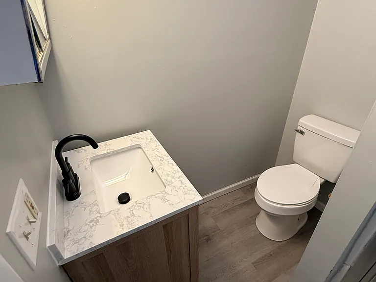 63 Groton Ave — Photo 19