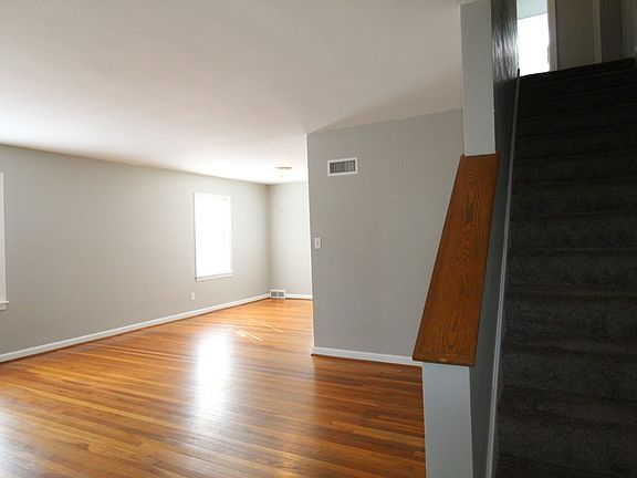 2nd image of 7500 Terrace St #7536