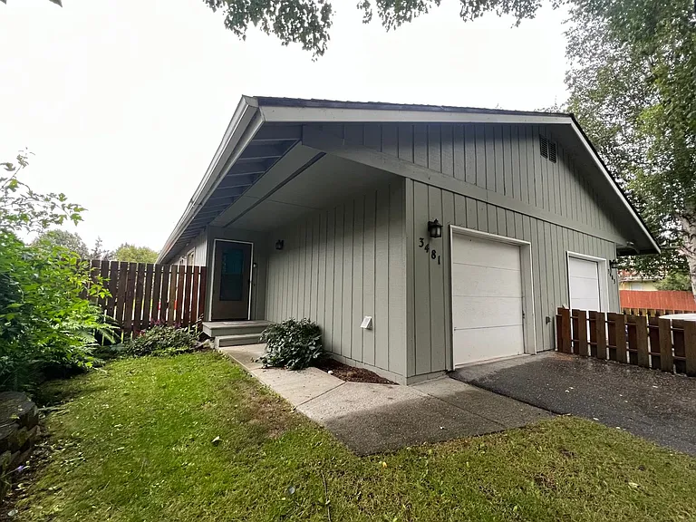 3481 E 20th Ave — Photo 32