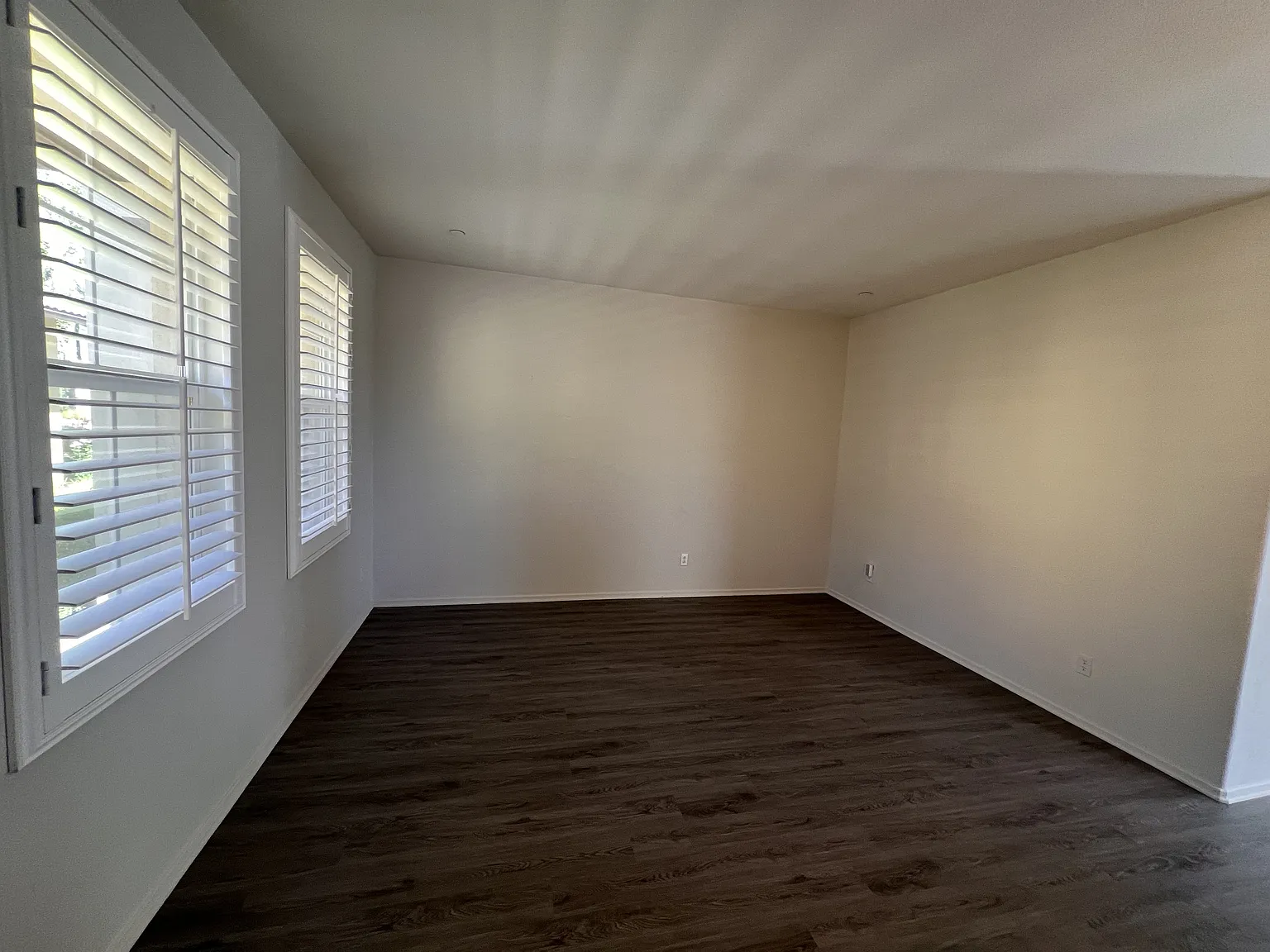 8090 Cornwall Ct — Photo 2