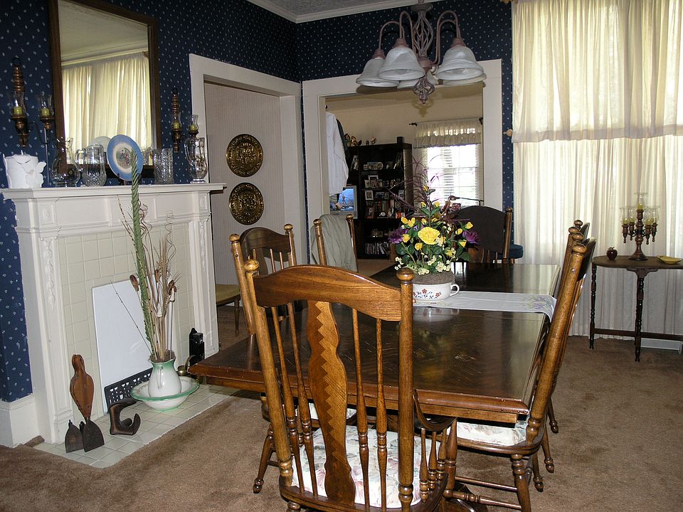 2nd image of 102 Powell St N