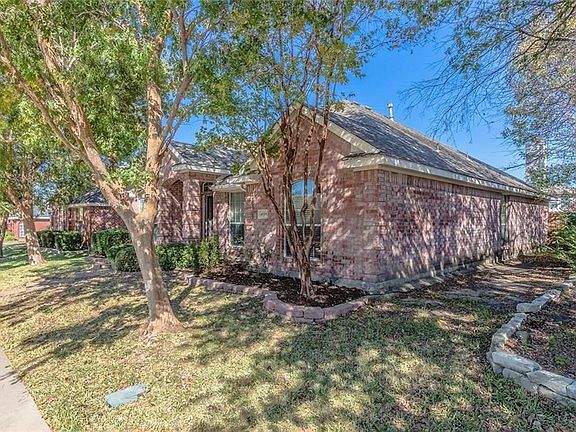 3rd image of 4108 English Ivy Dr