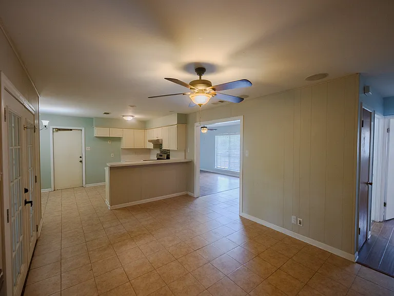 6614 Peachtree Dr — Photo 10