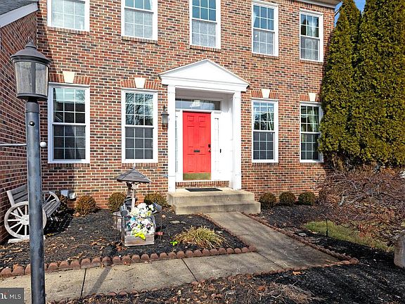 5th image of 46942 Colby Ct