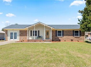 606 Onyx Ct, Fayetteville, NC 28311