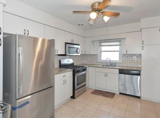 1809 E 31st St APT 1W, La Grange Park, IL