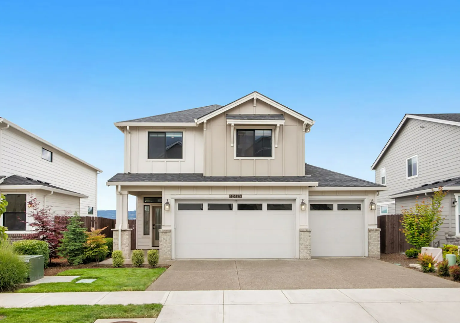 Luxury 2023-Built 3-Bedroom + Loft Beaverton Home with Gourmet Kitchen, Amazing Views, 3-Car Gara... — Photo 1