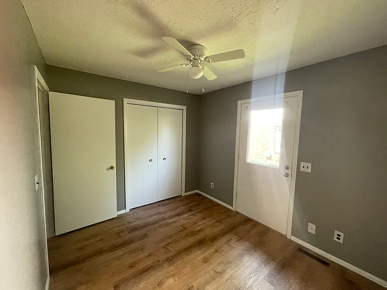 304 N Independence St #B — Photo 12