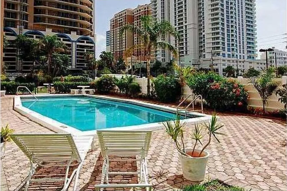 1 bed, 1.0 bath, 647 sqft, $1,800 — Photo 3