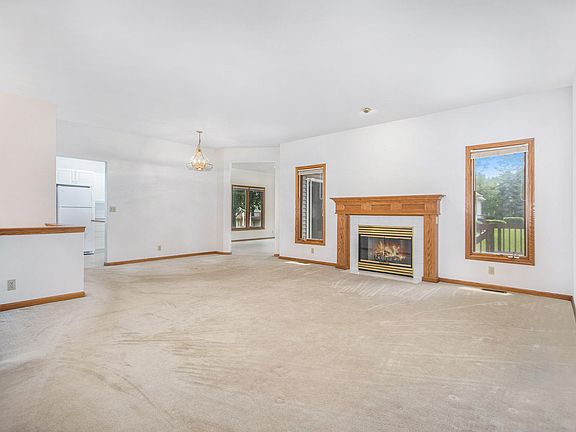 3rd image of 466 Pine Wood Ct