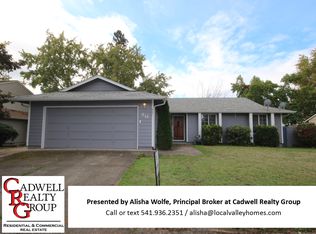 30 Kari Pl, Lebanon, OR 97355