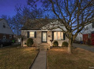 25585 Arlington St, Roseville, MI 48066