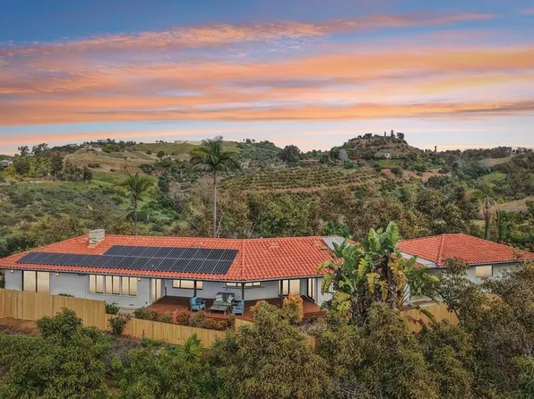 2918 Los Campos Dr, Fallbrook, CA 92028