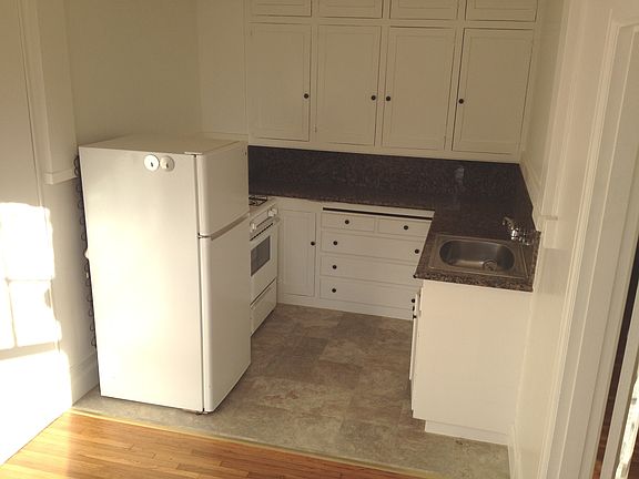 4th image of 1485 Waller St