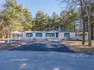 1 Giovanni Rose Ct, Coventry, RI 02816
