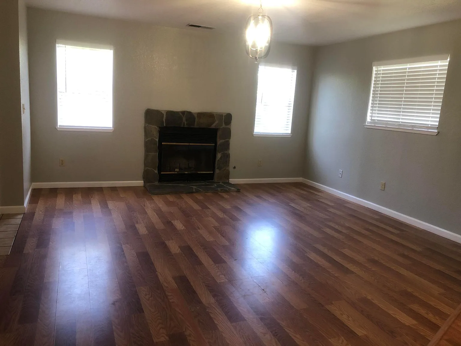 1 bed, 800 sqft, $1,480 — Photo 2