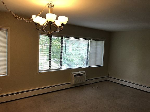 3rd image of 3453 W Bryn Mawr Ave #2B