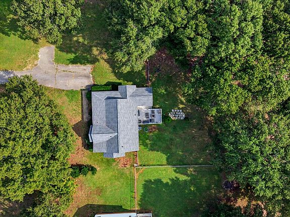 3rd image of 3980 Parris Bridge Rd