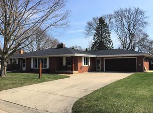 145 Westminster Sq, Racine, WI 53402