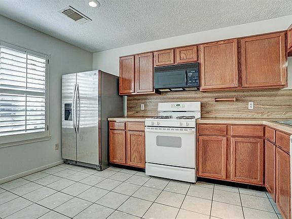 4th image of 4407 Leyland Dr