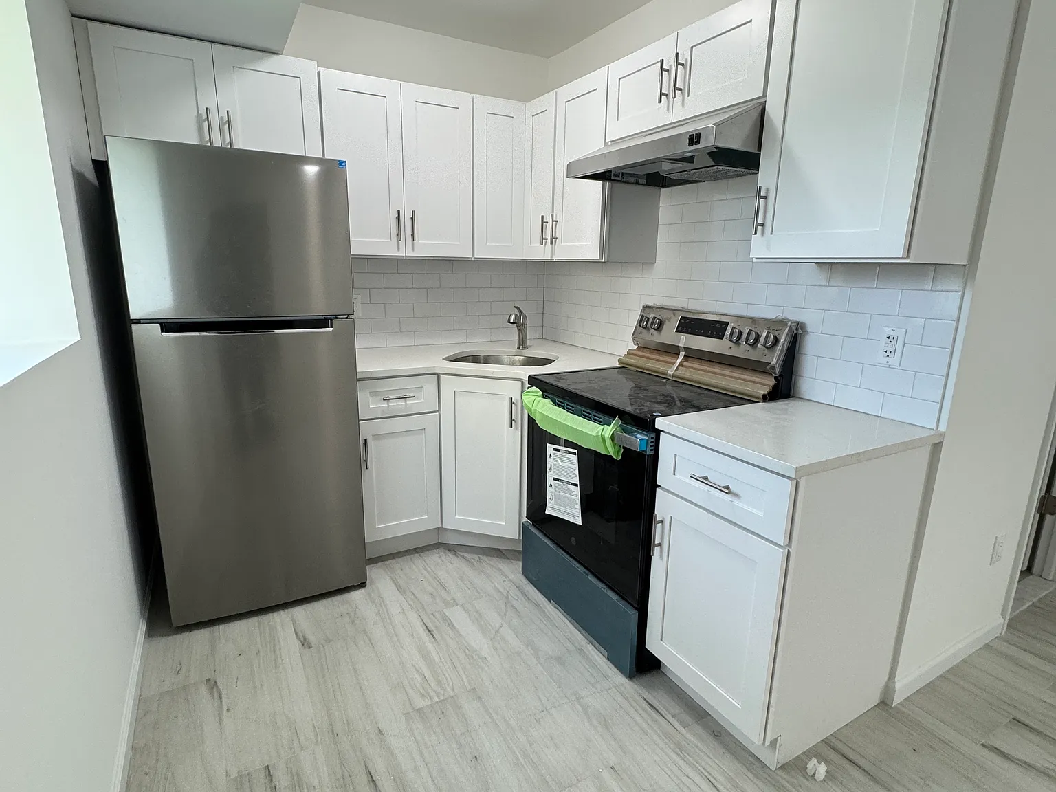 1 bed, 650 sqft, $1,750 — Photo 2