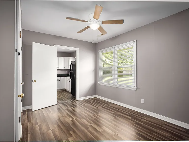 4126 Eastwood Dr — Photo 14