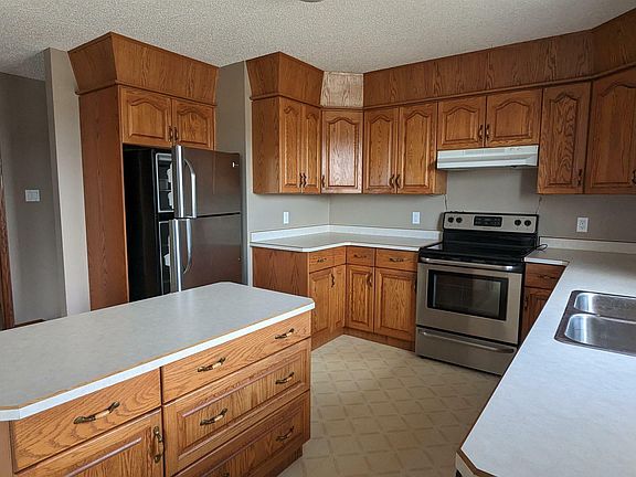 3rd image of 4242 48th St