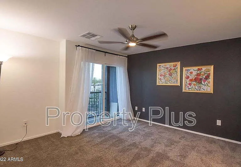 2362 E Huntington Dr — Photo 9
