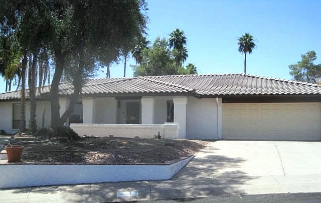 1st image of 221 E Marconi Ave