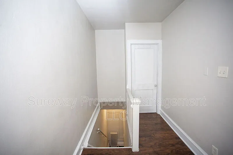 2 bed, 1.0 bath, 1100 sqft, $1,750 — Photo 2