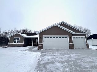 5343 Fenceline Ln, Omro, WI 54963