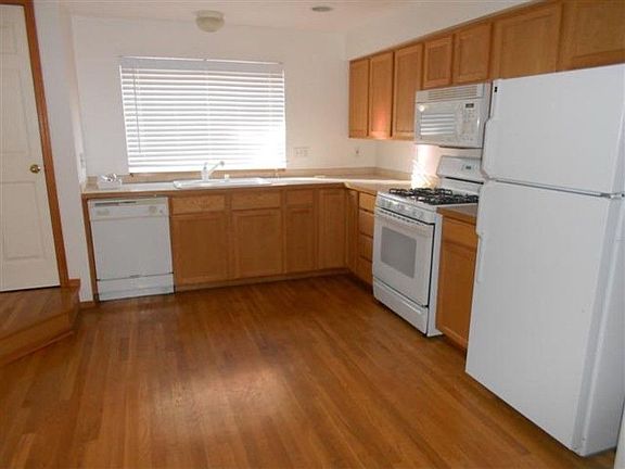 3rd image of 727 N 95th St APT B