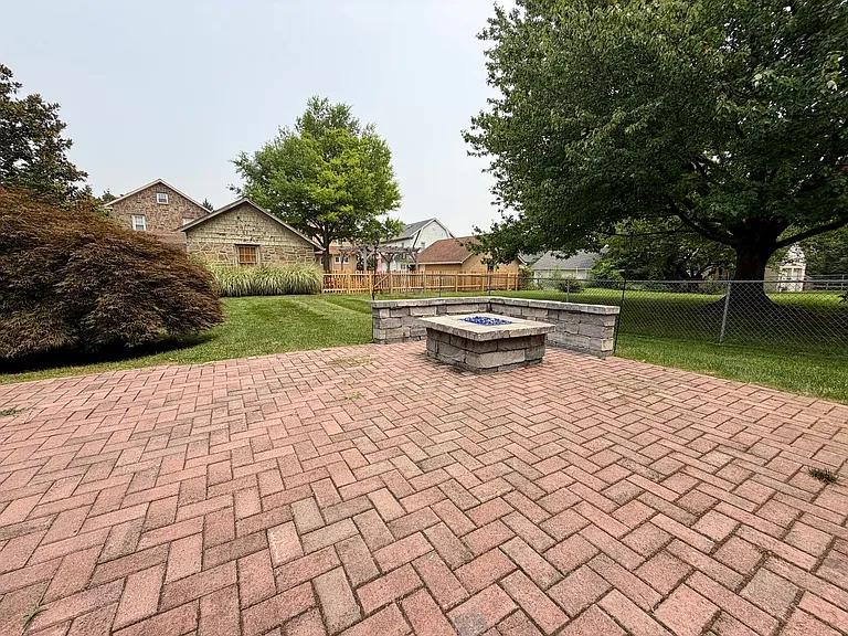 25 N Concord Rd — Photo 39