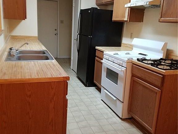 3rd image of 1304 Pitcairn Dr #1304A