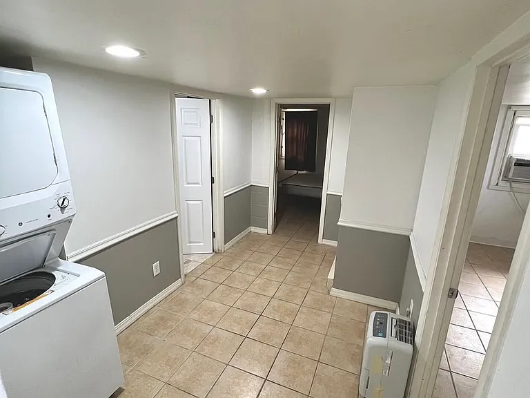 107 S Albert St #2 — Photo 7