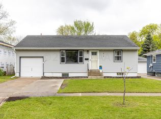 425 18th St S, Moorhead, MN 56560