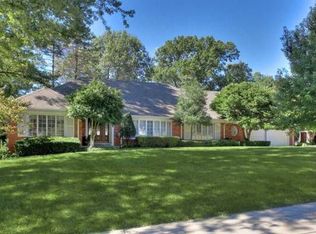 6516 Aberdeen Rd, Mission Hills, KS 66208