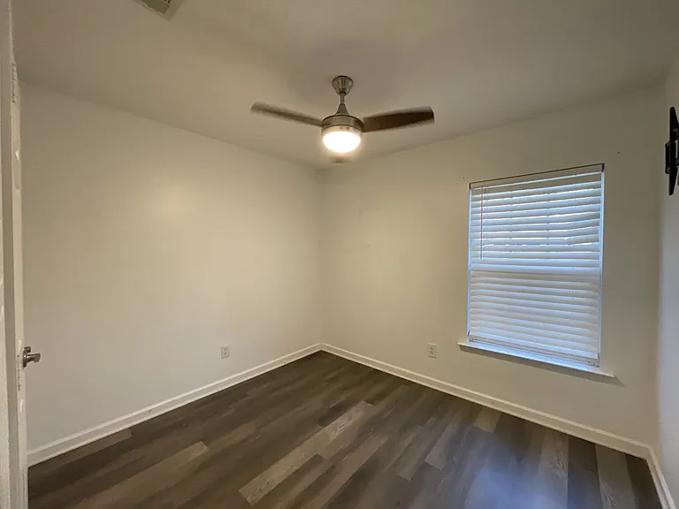 329 Stewarts Landing Cir — Photo 16