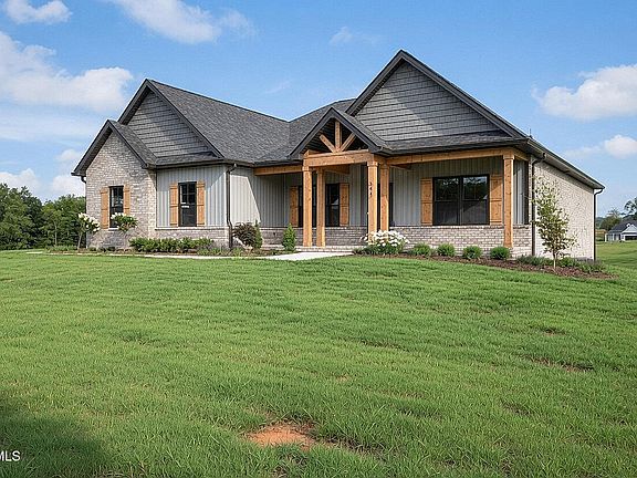 3rd image of 544 Larkins Farm Dr