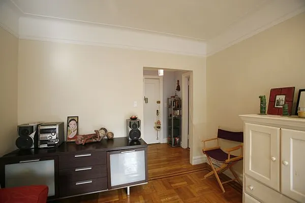 Sold by Garfield Realty  | media 20