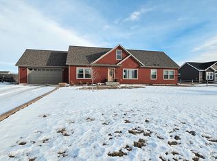 5462 Mathew Ave, Williston, ND 58801